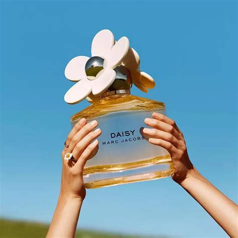 marc jacobs daisy biggest bottle.